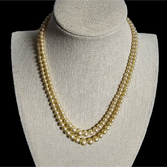 VINTAGE graduated glass pearls double strand with rhinestone clasp - Picture 7 of 7
